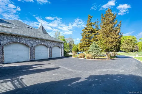 2 Deepwells Lane Saint James NY 11780
