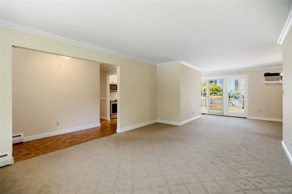 14 Harbor Lane Glen Head NY 11545