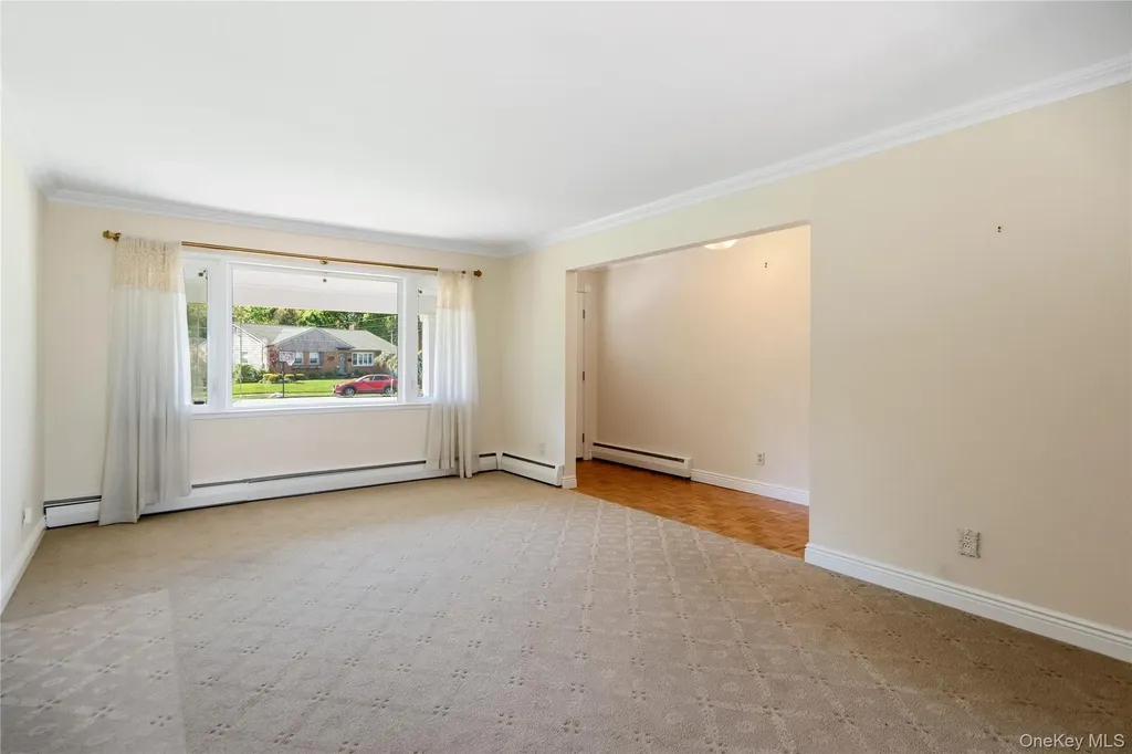 14 Harbor Lane Glen Head NY 11545