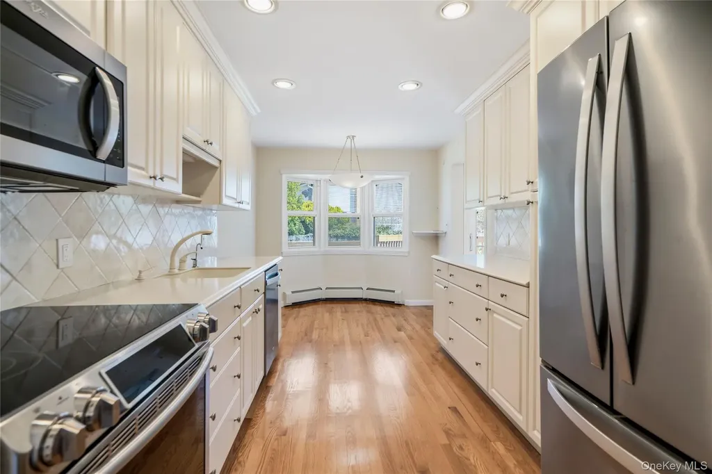 14 Harbor Lane Glen Head NY 11545