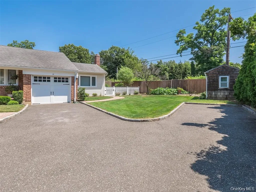 14 Harbor Lane Glen Head NY 11545