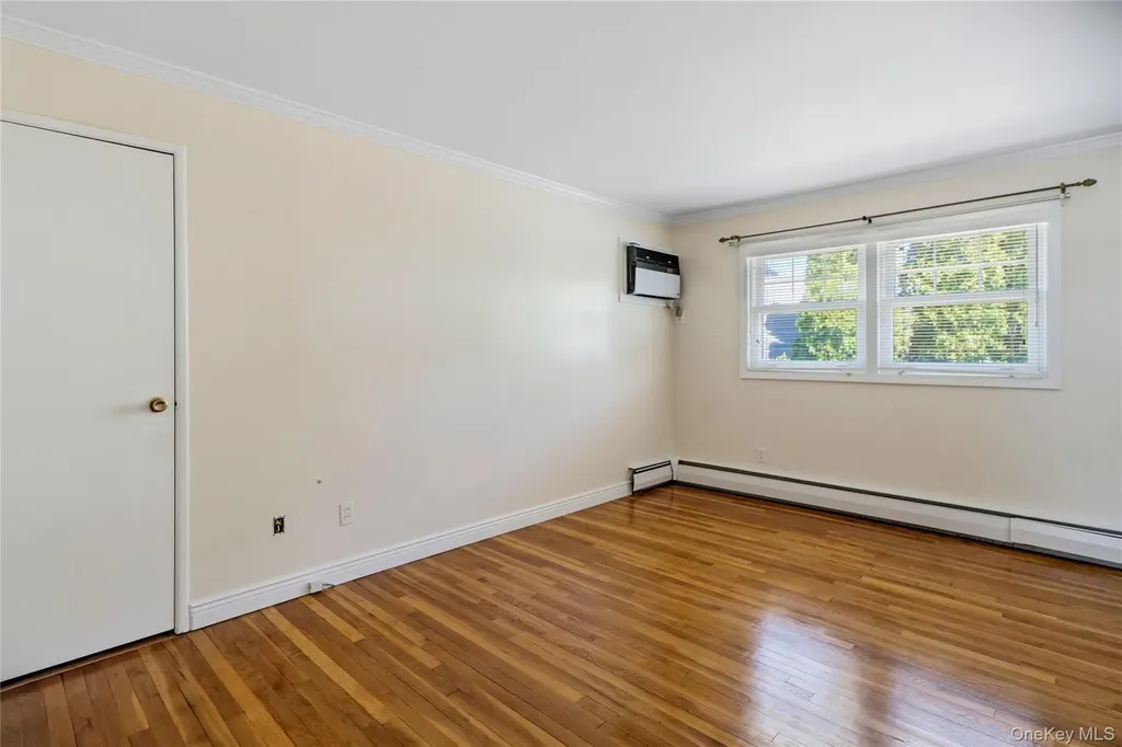 14 Harbor Lane Glen Head NY 11545