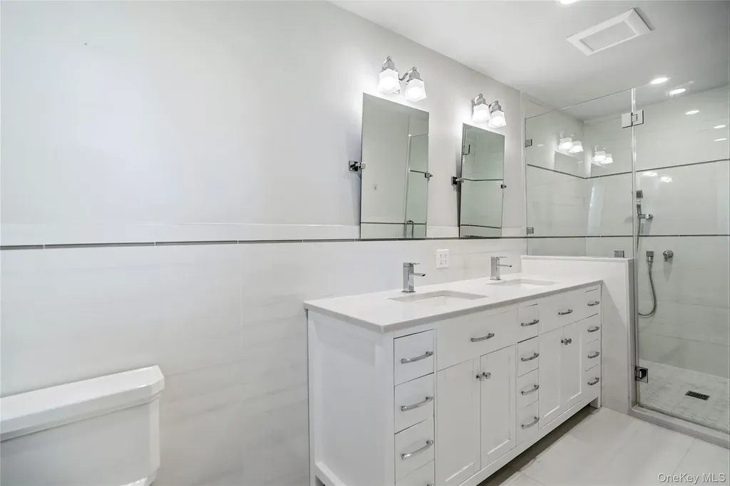 14 Harbor Lane Glen Head NY 11545