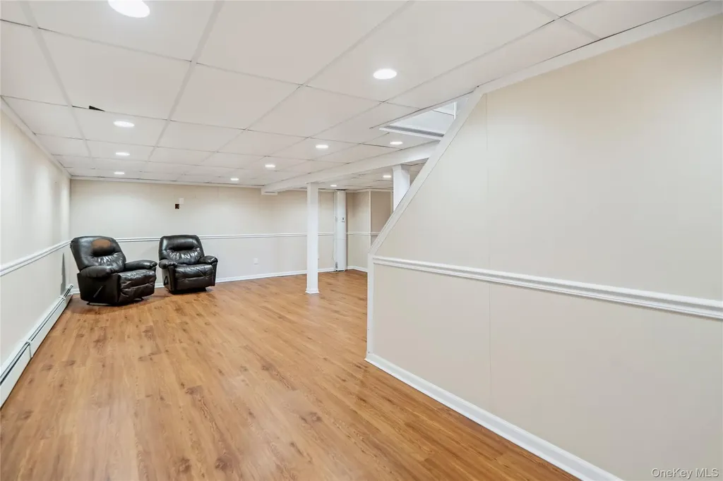 14 Harbor Lane Glen Head NY 11545