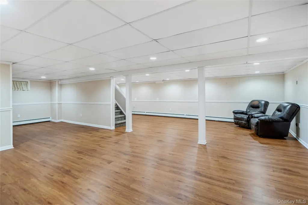 14 Harbor Lane Glen Head NY 11545