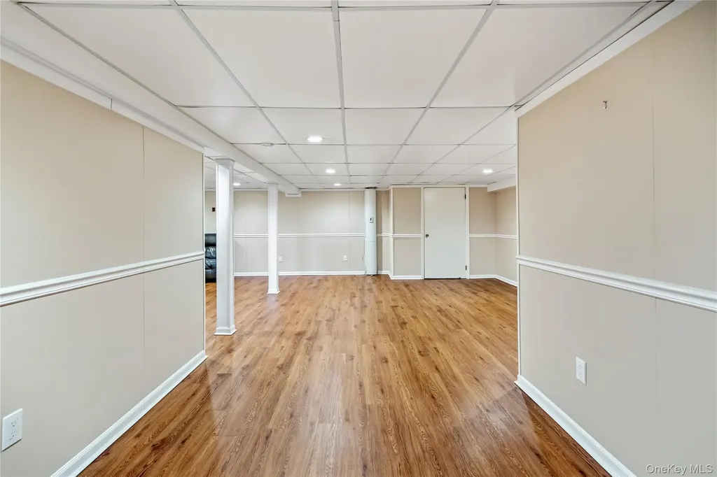 14 Harbor Lane Glen Head NY 11545