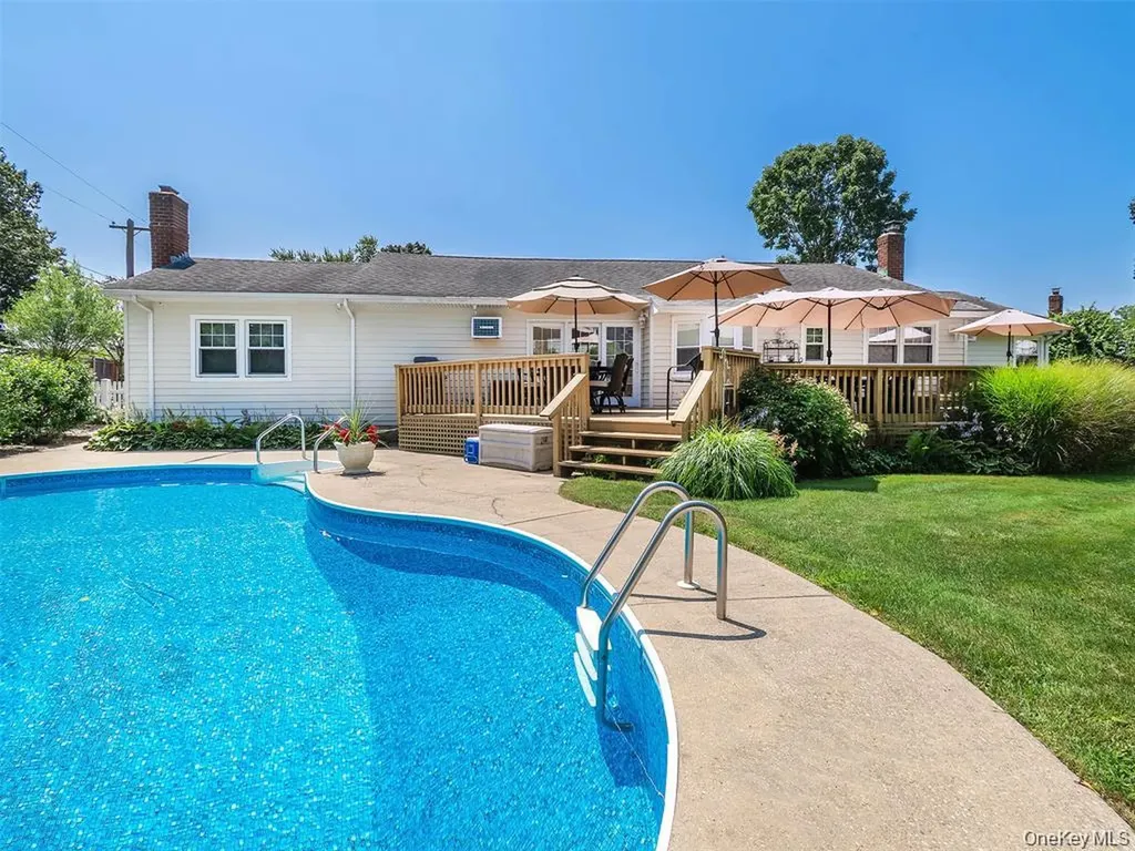 14 Harbor Lane Glen Head NY 11545