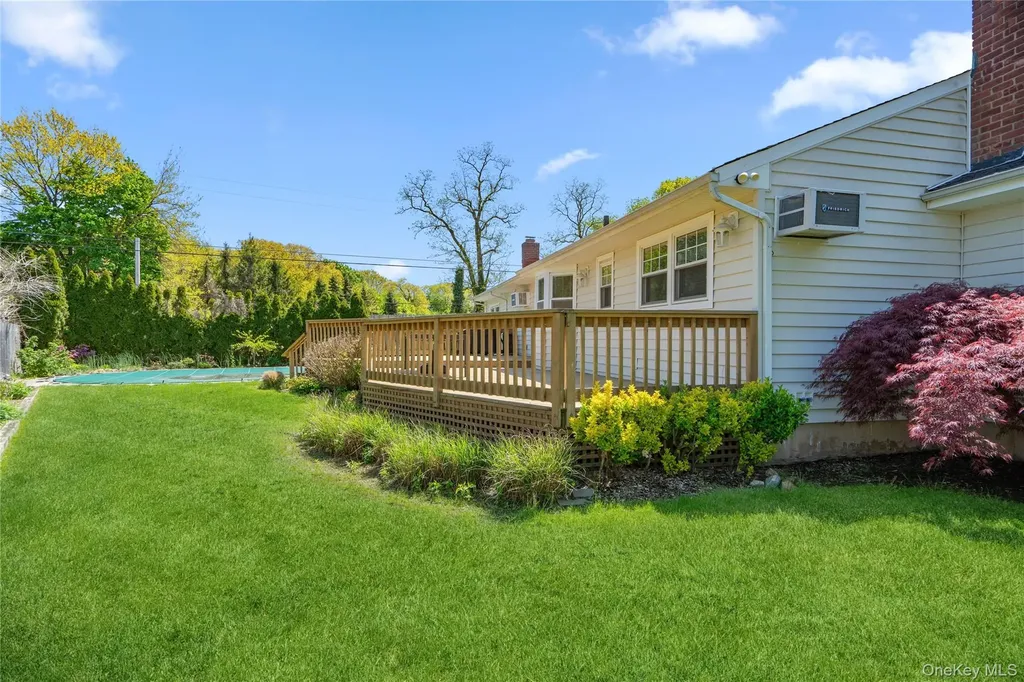 14 Harbor Lane Glen Head NY 11545