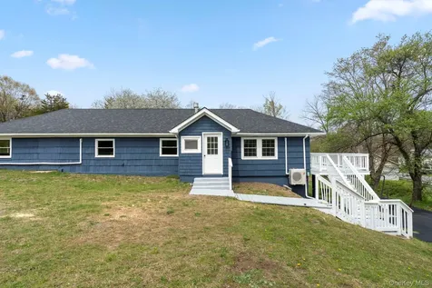 905 N Quaker Lane Staatsburg NY 12580