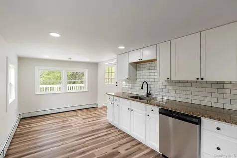 905 N Quaker Lane Staatsburg NY 12580