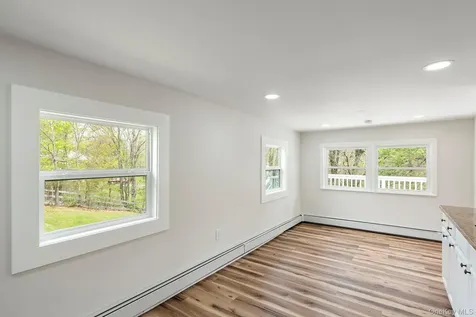 905 N Quaker Lane Staatsburg NY 12580
