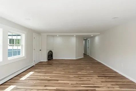 905 N Quaker Lane Staatsburg NY 12580