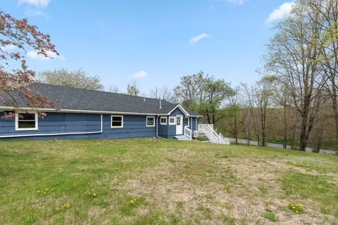 905 N Quaker Lane Staatsburg NY 12580