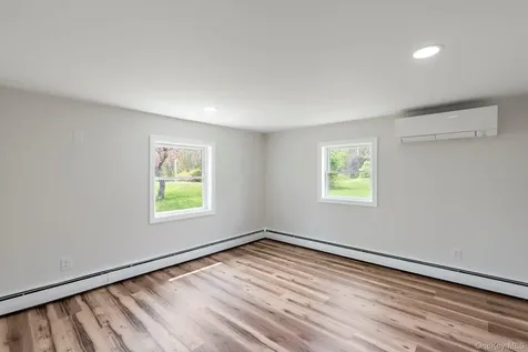 905 N Quaker Lane Staatsburg NY 12580