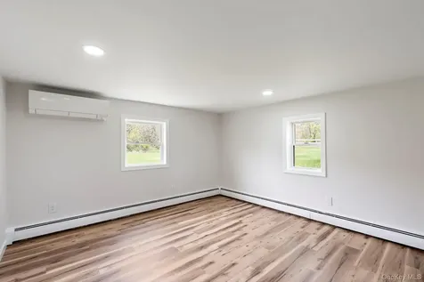 905 N Quaker Lane Staatsburg NY 12580