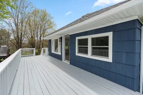 905 N Quaker Lane Staatsburg NY 12580