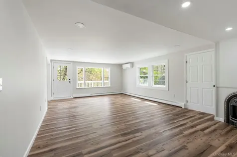 905 N Quaker Lane Staatsburg NY 12580