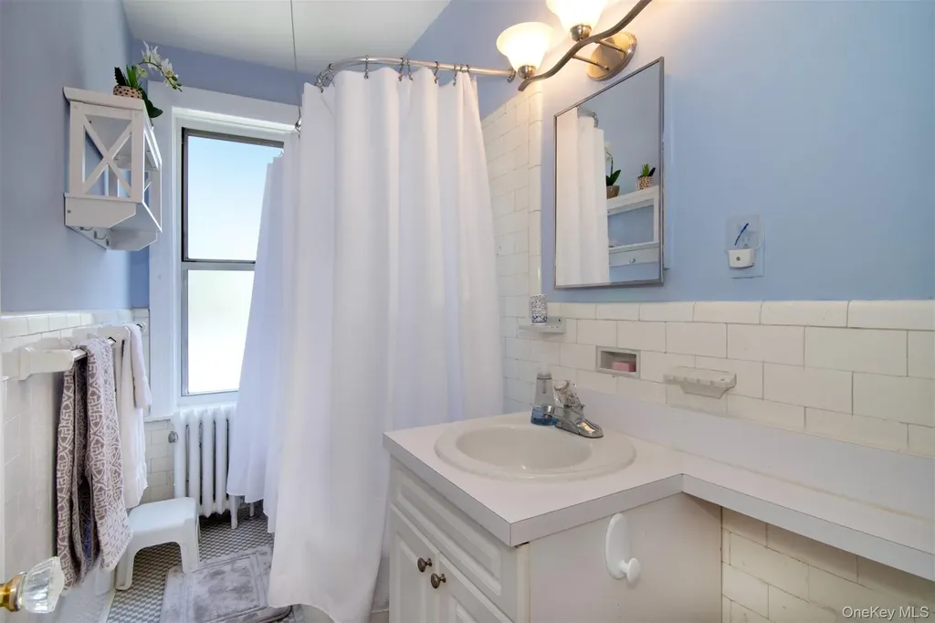 445 Gramatan Avenue Mount Vernon NY 10552