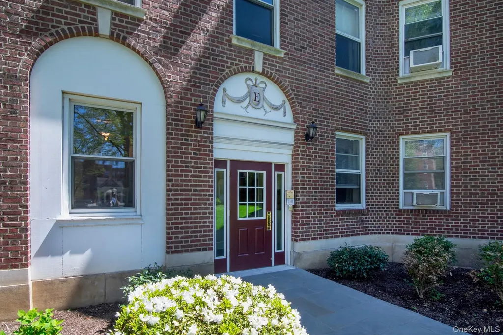 445 Gramatan Avenue Mount Vernon NY 10552