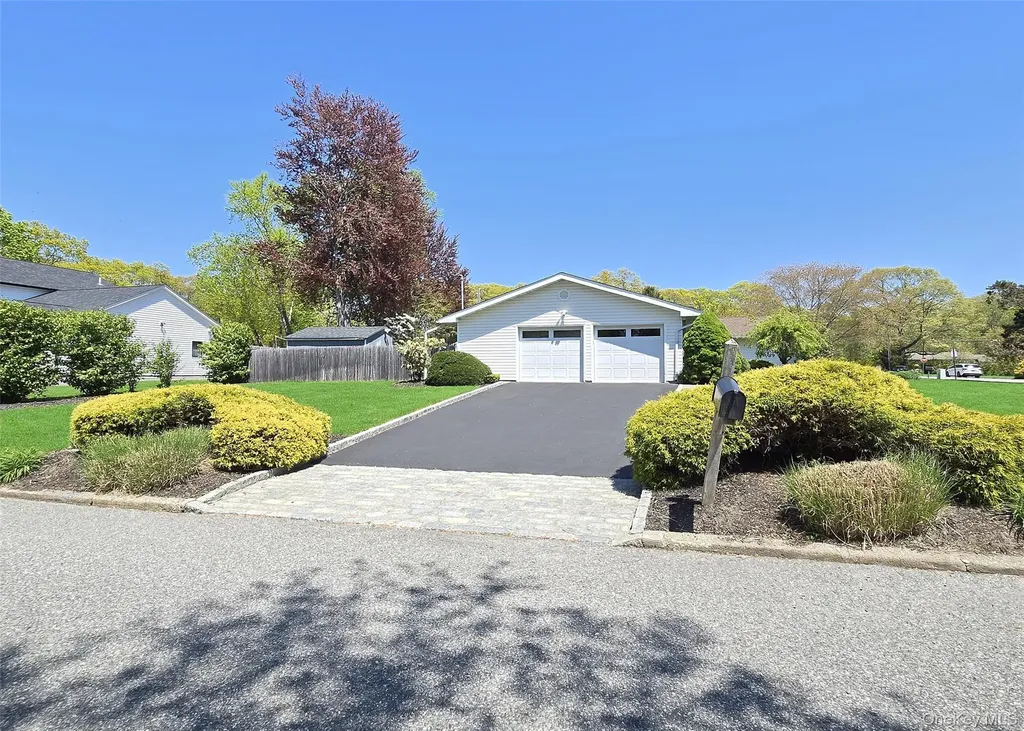 3 Memory Way Stony Brook NY 11790