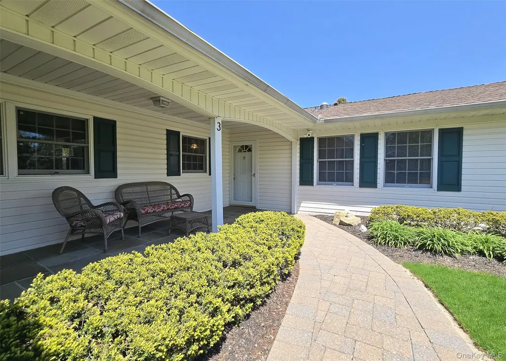 3 Memory Way Stony Brook NY 11790