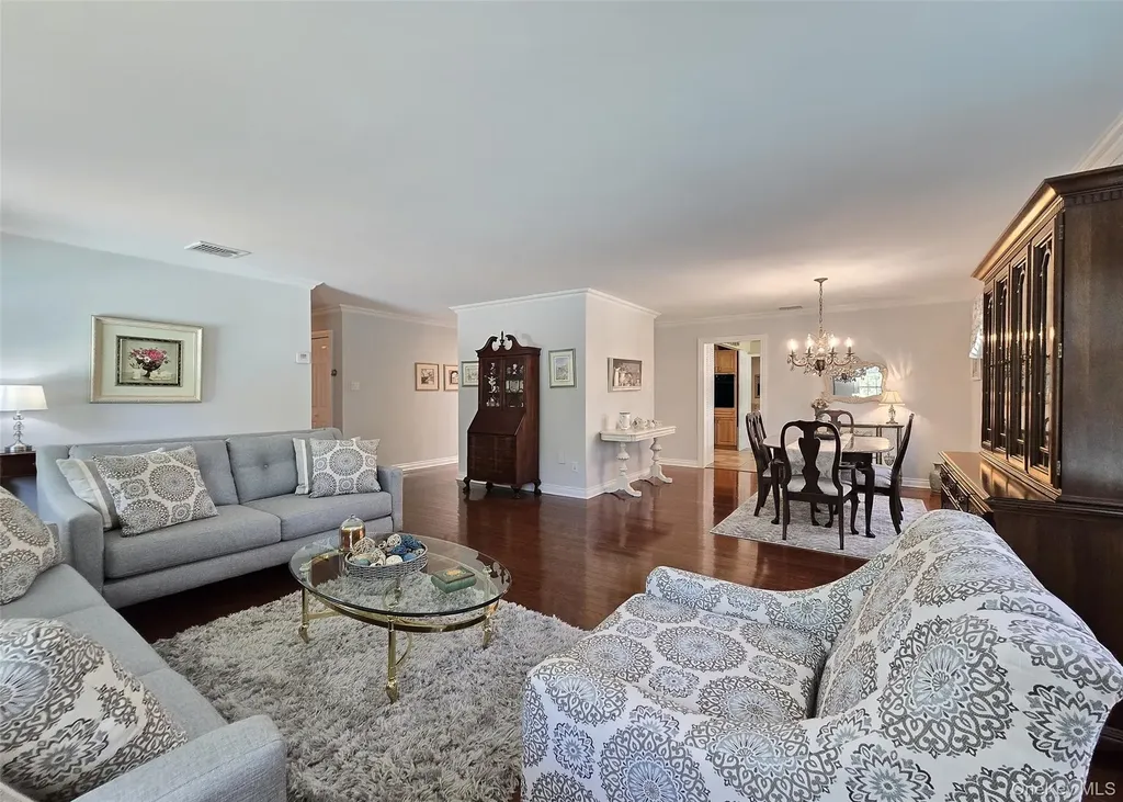 3 Memory Way Stony Brook NY 11790