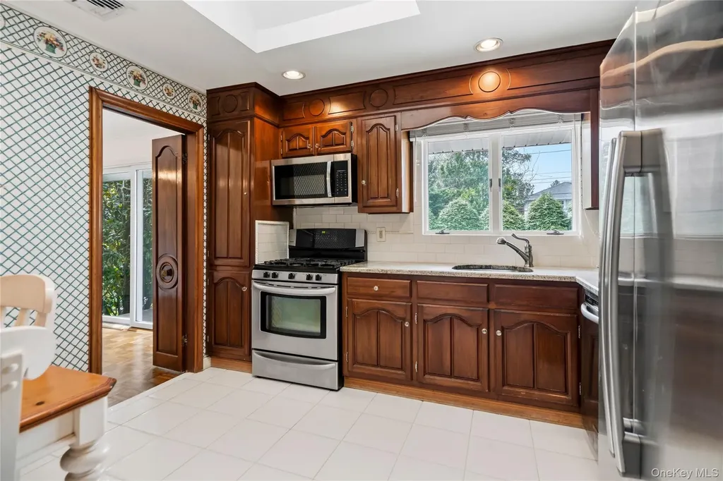 39 Morris Drive Syosset NY 11791