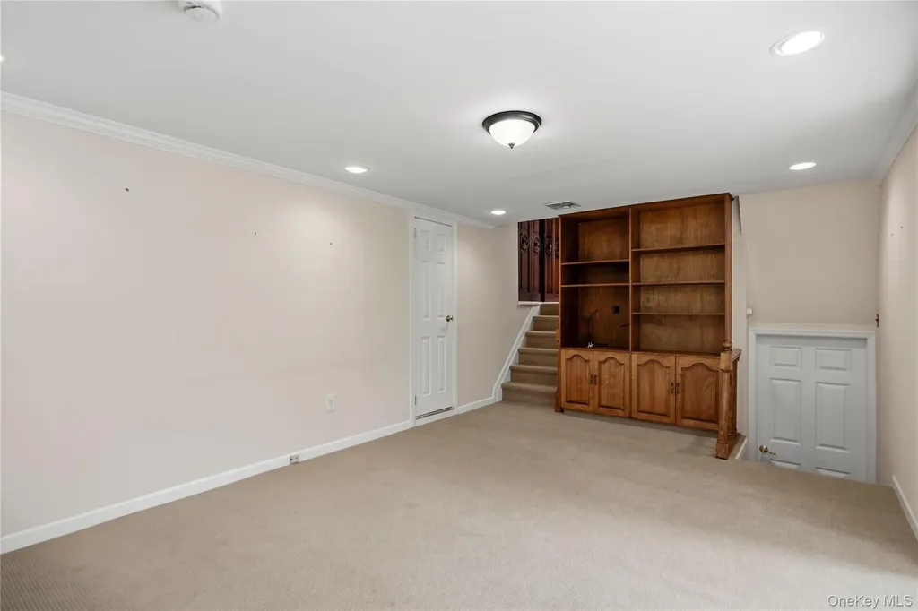 39 Morris Drive Syosset NY 11791