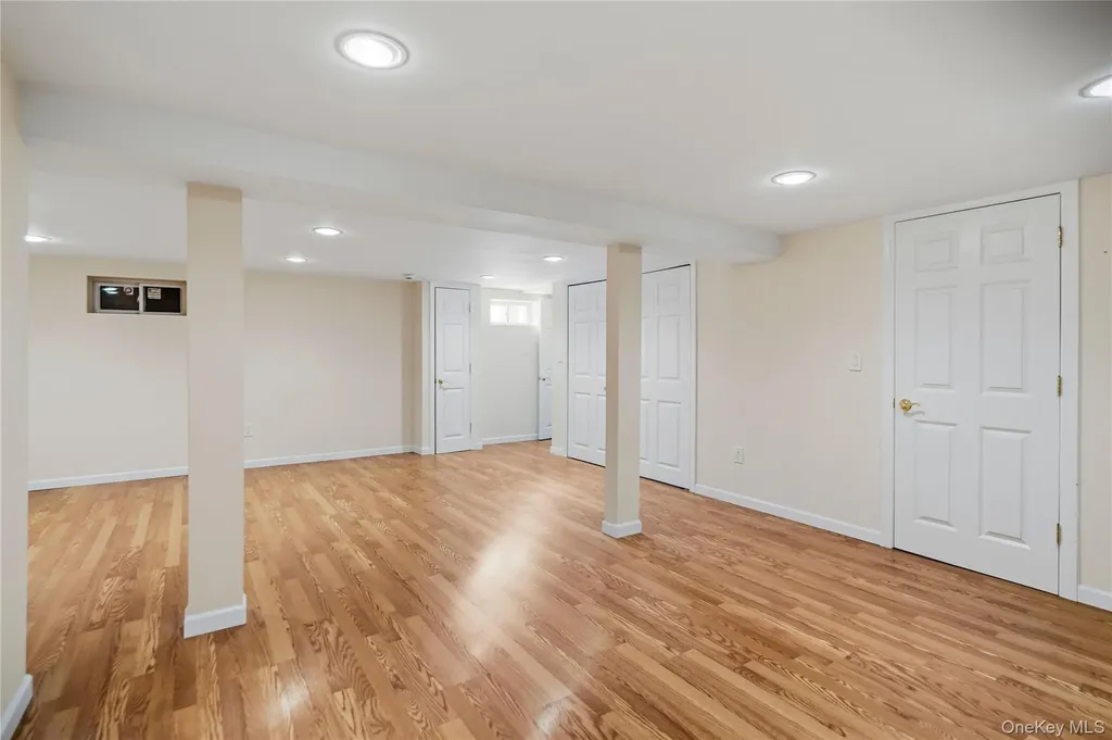 39 Morris Drive Syosset NY 11791