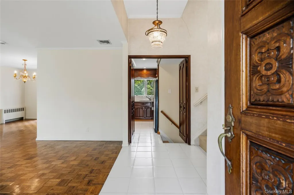 39 Morris Drive Syosset NY 11791