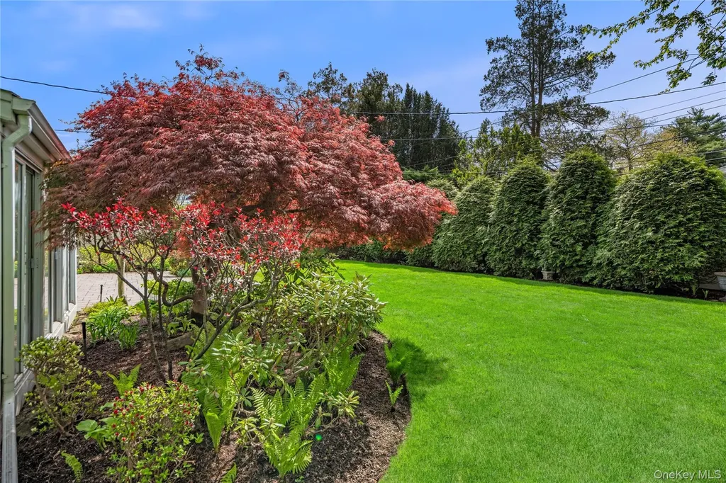 39 Morris Drive Syosset NY 11791