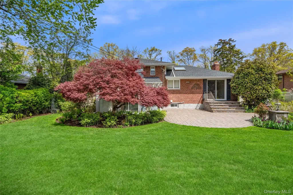 39 Morris Drive Syosset NY 11791