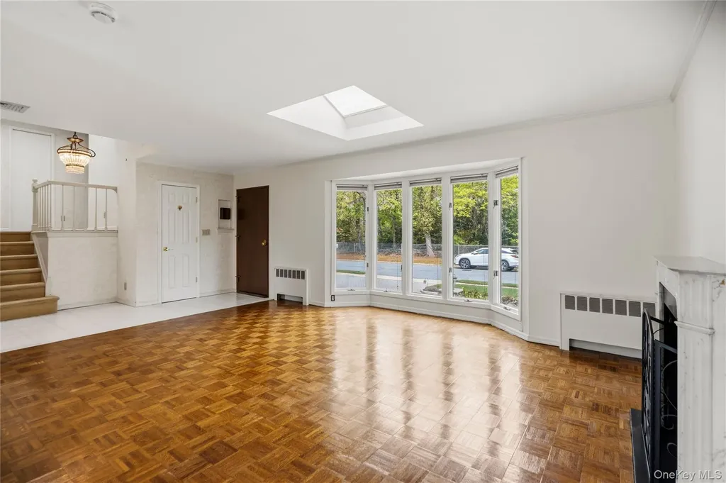 39 Morris Drive Syosset NY 11791