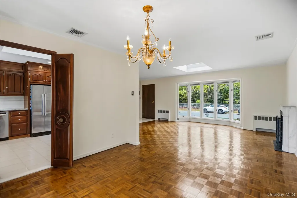 39 Morris Drive Syosset NY 11791