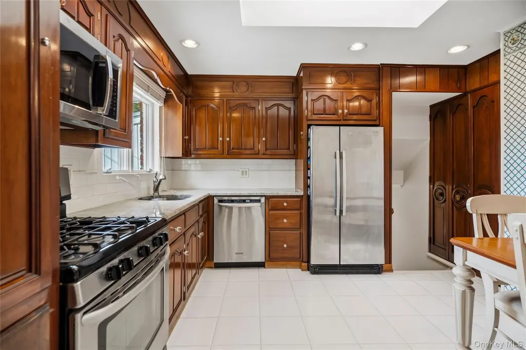 39 Morris Drive Syosset NY 11791
