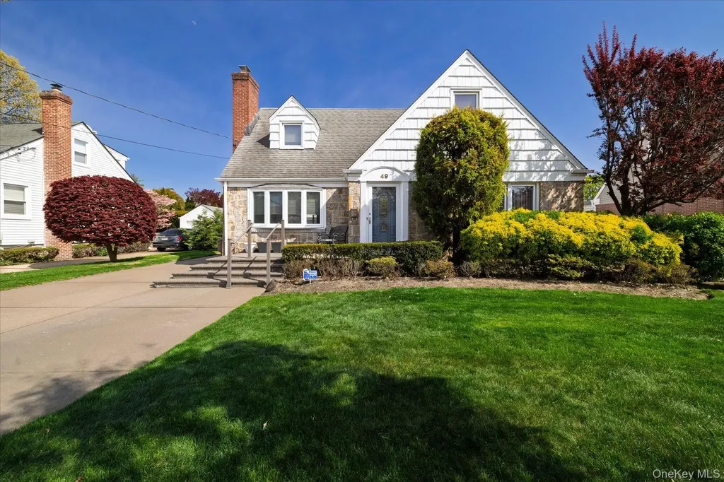 49 Park Avenue Malverne NY 11565