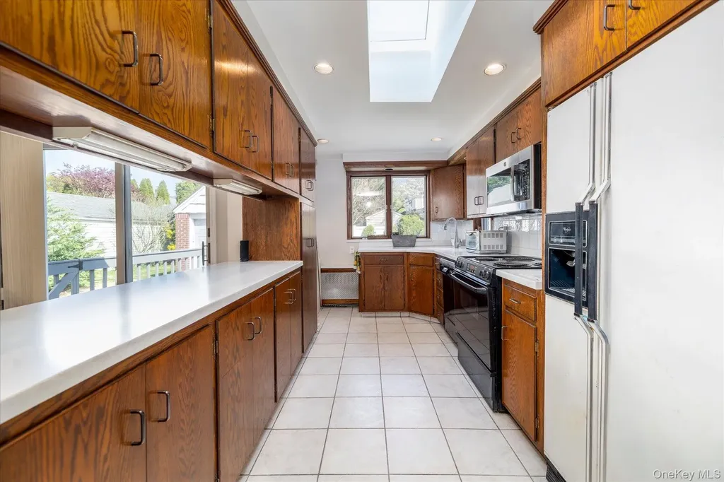 49 Park Avenue Malverne NY 11565