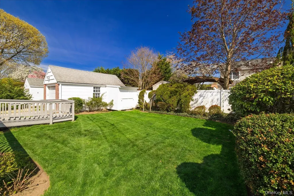 49 Park Avenue Malverne NY 11565