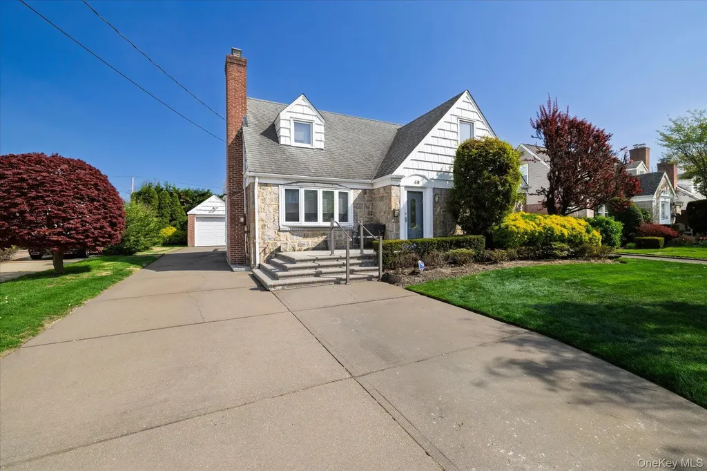 49 Park Avenue Malverne NY 11565