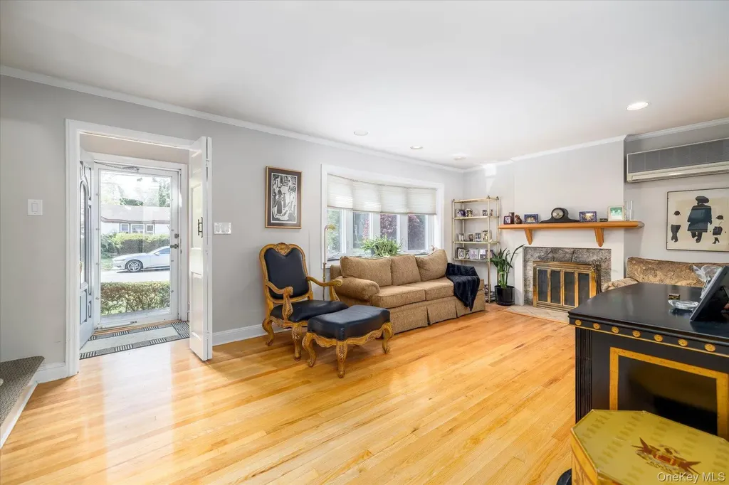 49 Park Avenue Malverne NY 11565