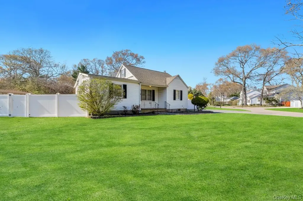 52 Washington Avenue Mastic NY 11950
