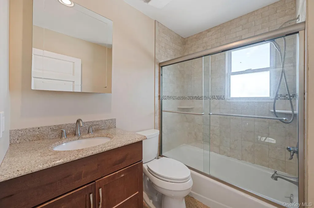236 Jackson Avenue Mineola NY 11501