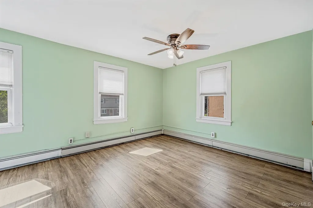 236 Jackson Avenue Mineola NY 11501