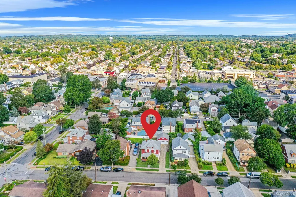 236 Jackson Avenue Mineola NY 11501