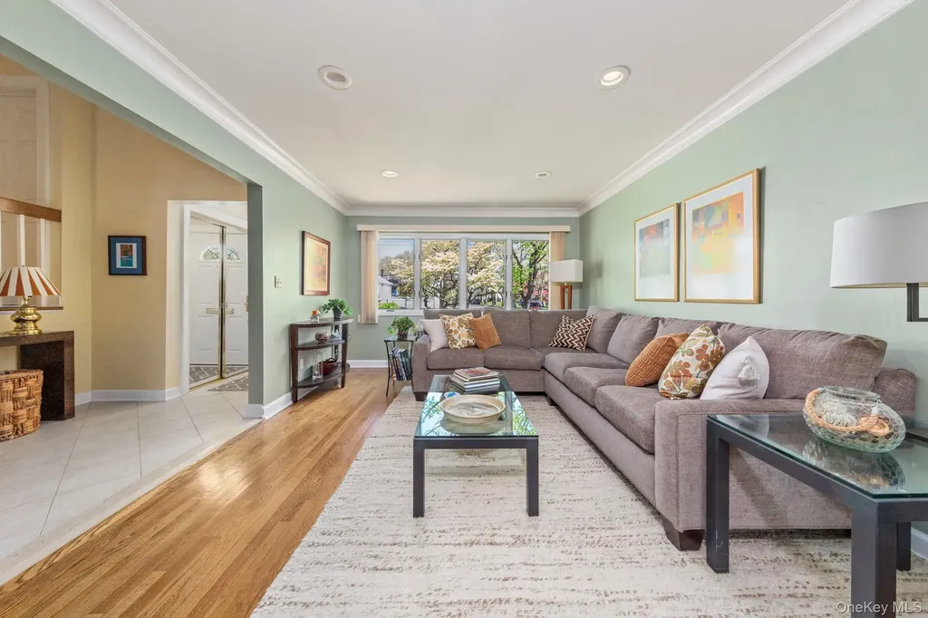 1076 Melissa Lane North Bellmore NY 11710