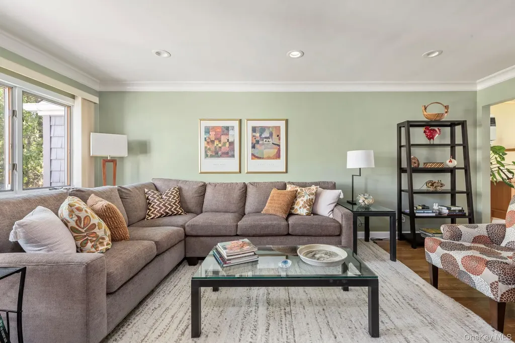 1076 Melissa Lane North Bellmore NY 11710