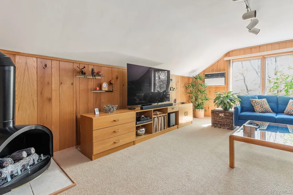 1076 Melissa Lane North Bellmore NY 11710