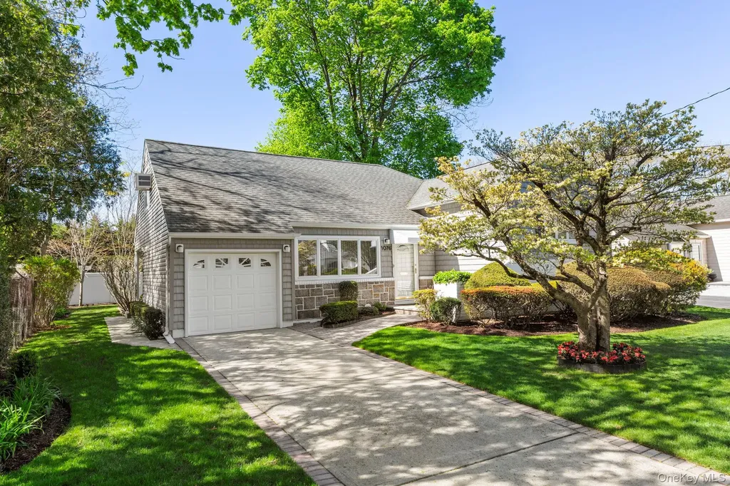 1076 Melissa Lane North Bellmore NY 11710