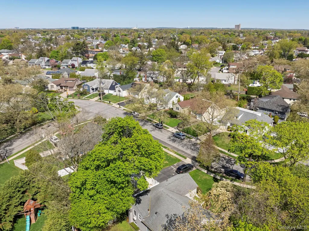 1076 Melissa Lane North Bellmore NY 11710