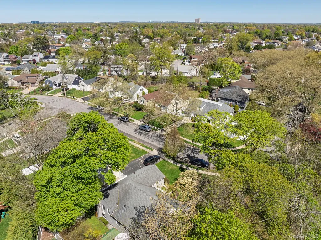 1076 Melissa Lane North Bellmore NY 11710